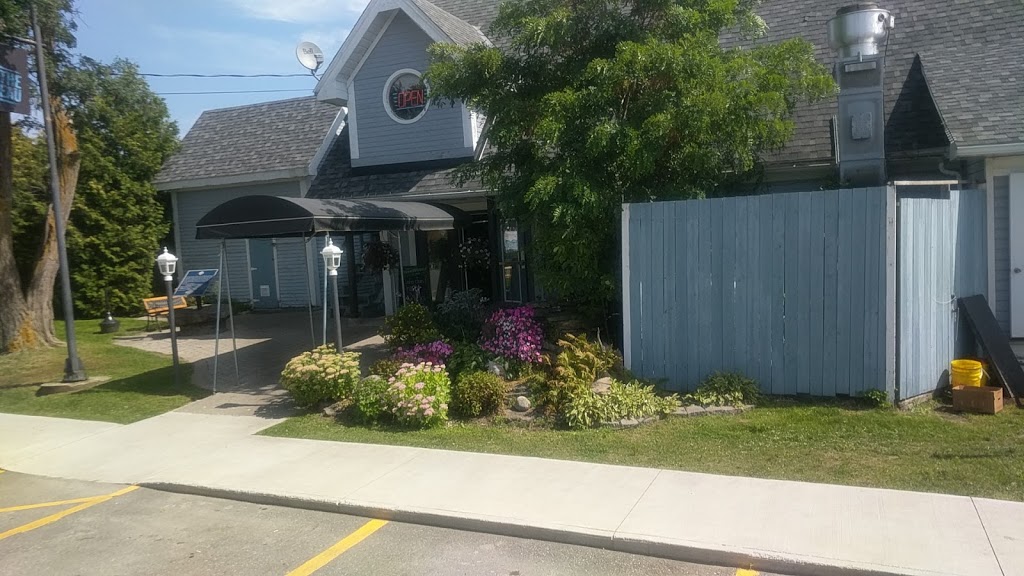 CCs on the Rideau | 1030 Rideau Ferry Rd, Perth, ON K7H 3C7, Canada | Phone: (613) 267-6060