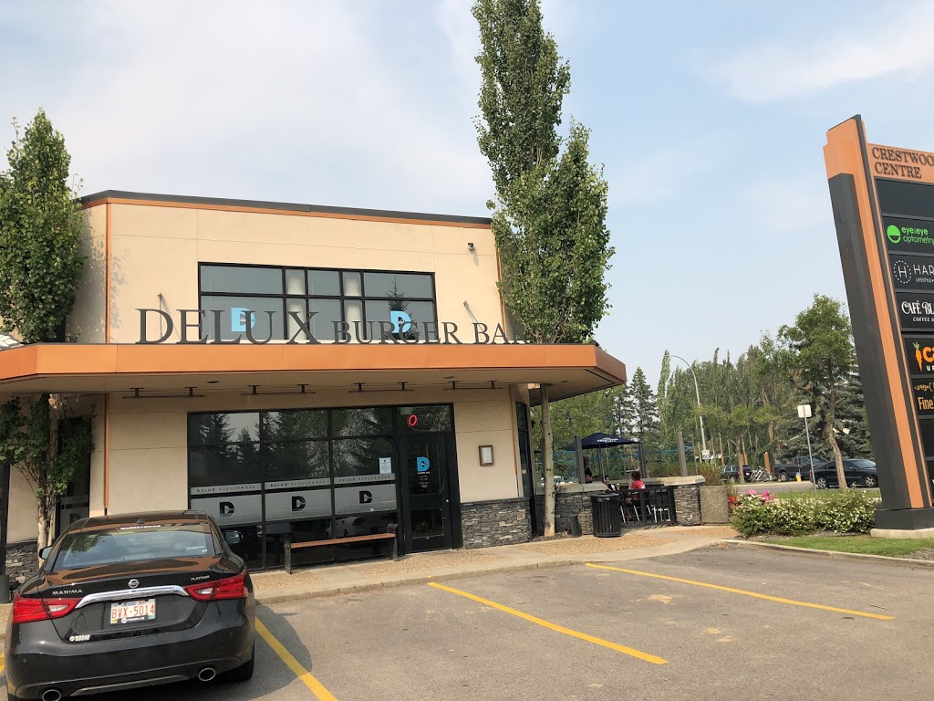 Delux Burger Bar | 9682 142 St NW, Edmonton, AB T5N 4B2, Canada | Phone: (780) 420-0101