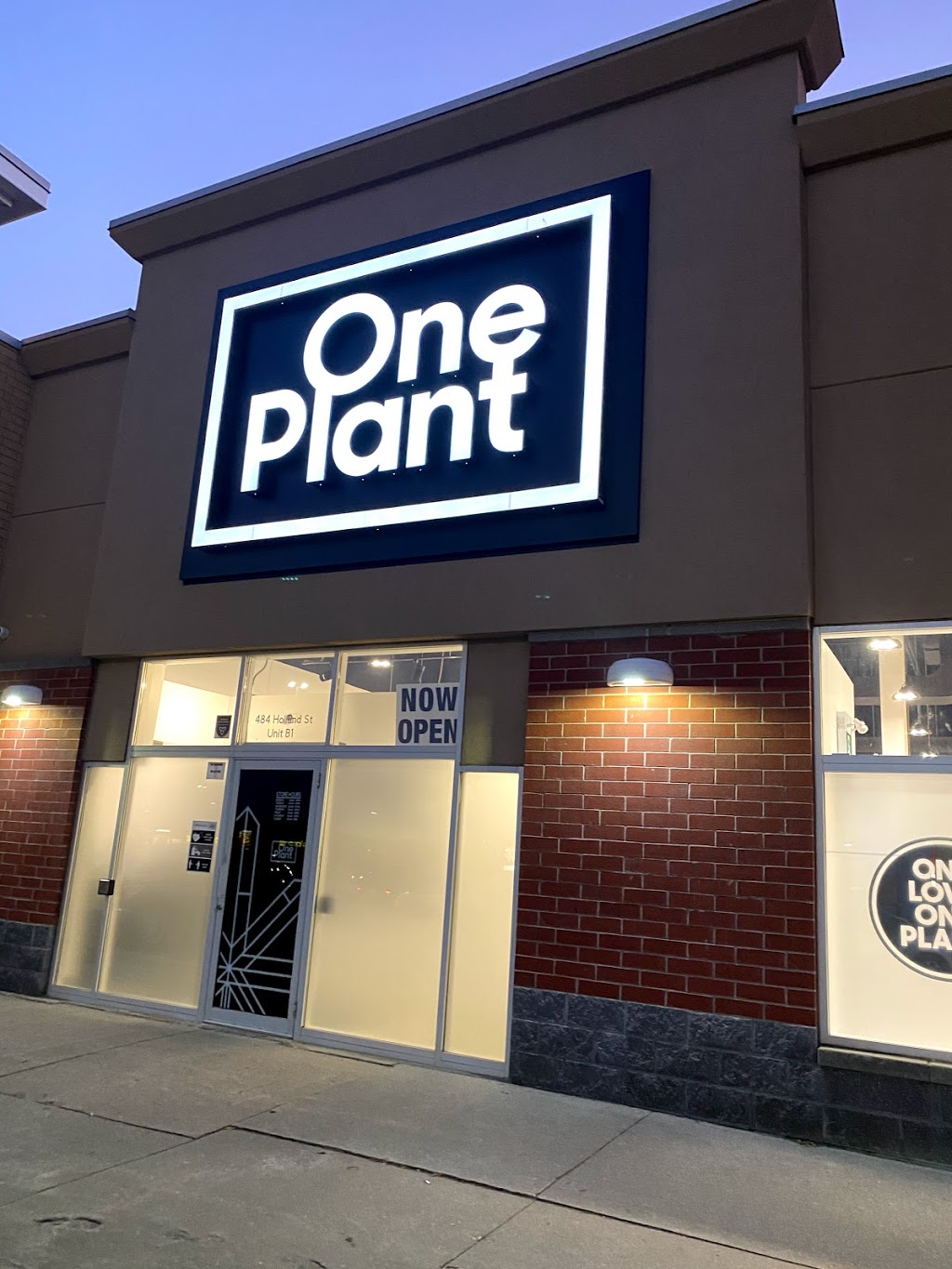 One Plant Cannabis Dispensary - Bradford | 484 Holland St W, Bradford, ON L3Z 0A2, Canada | Phone: (905) 778-0668