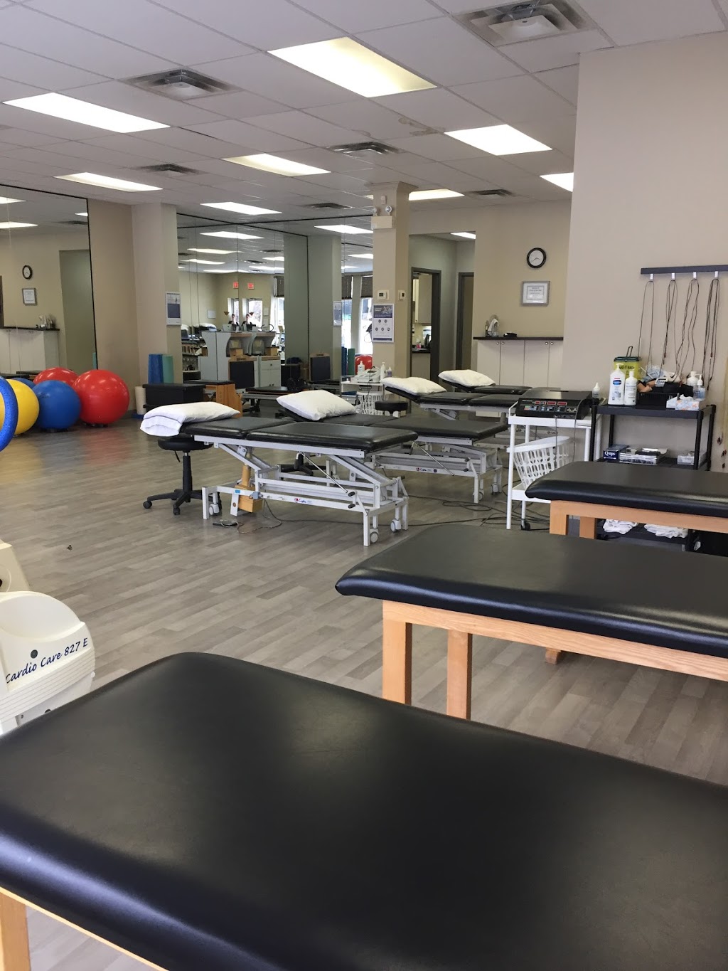 Lifemark Physiotherapy Lakeshore | 135 Lakeshore Rd W, Oakville, ON L6K 1E4, Canada | Phone: (905) 337-2298