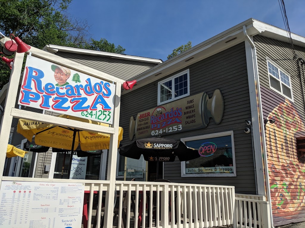 Recardos Pizza | 586 Main St, Mahone Bay, NS B0J 2E0, Canada | Phone: (902) 624-1253