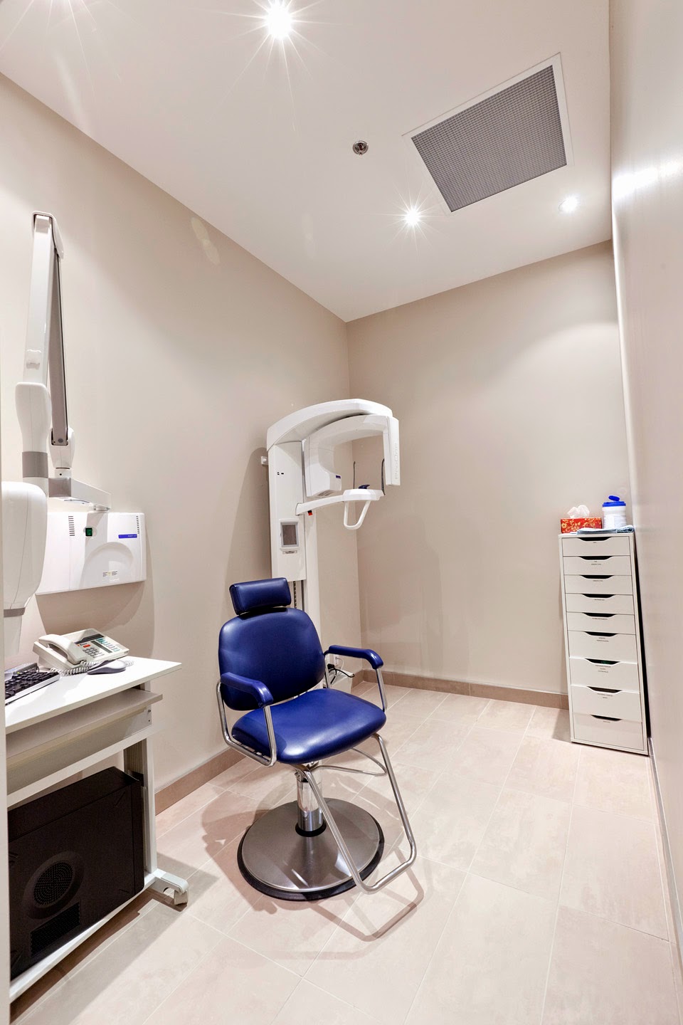 Mint Dental Clinic | 3305 Harvester Rd #104, Burlington, ON L7N 3N2, Canada | Phone: (905) 335-1989