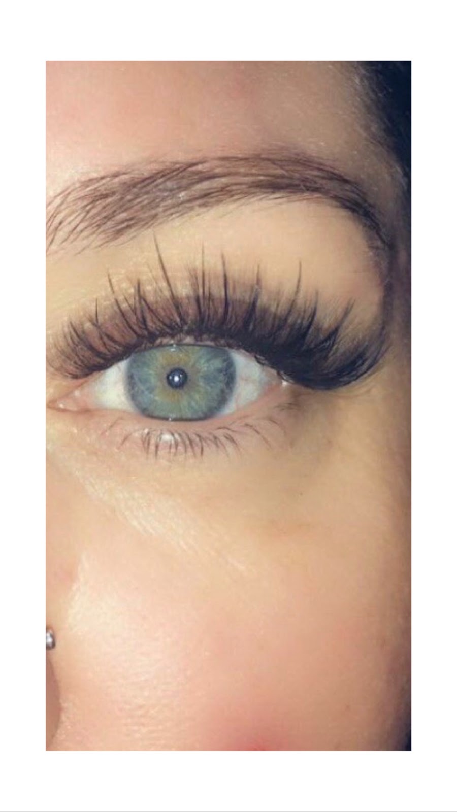 Empire Lashes Ont | 132 Roser Crescent, Bowmanville, ON L1C 3N9, Canada | Phone: (289) 356-0873