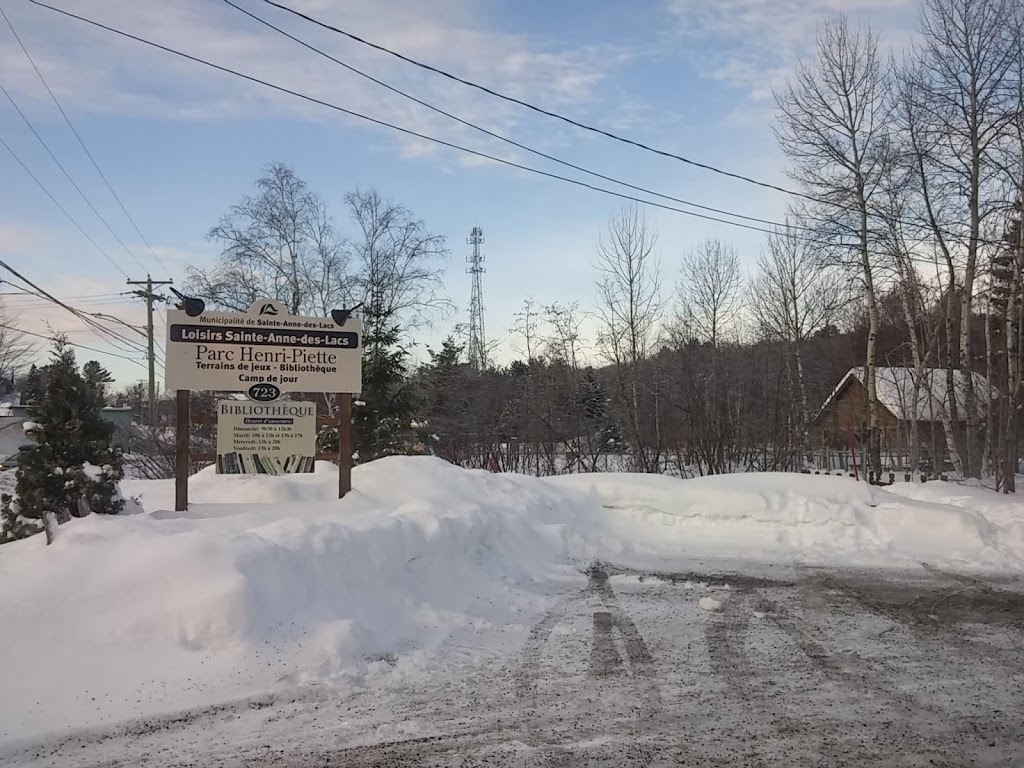 Bibliothèque Sainte-Anne-des-Lacs | 723 Chemin de Ste Anne des Lacs, Sainte-Anne-des-Lacs, QC J0R 1B0, Canada | Phone: (450) 224-2675 ext. 300