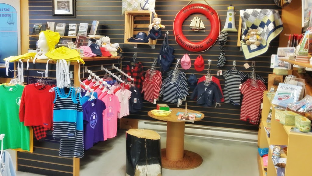 Island Beach Co Souvenir | 114 Montague St, Lunenburg, NS B0J 2C0, Canada | Phone: (902) 634-3559