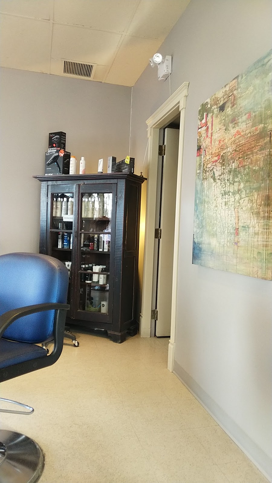 Coiffure Tete En Mouvement | 72 Montée Calixa-Lavallée, Verchères, QC J0L 2R0, Canada | Phone: (450) 583-5141