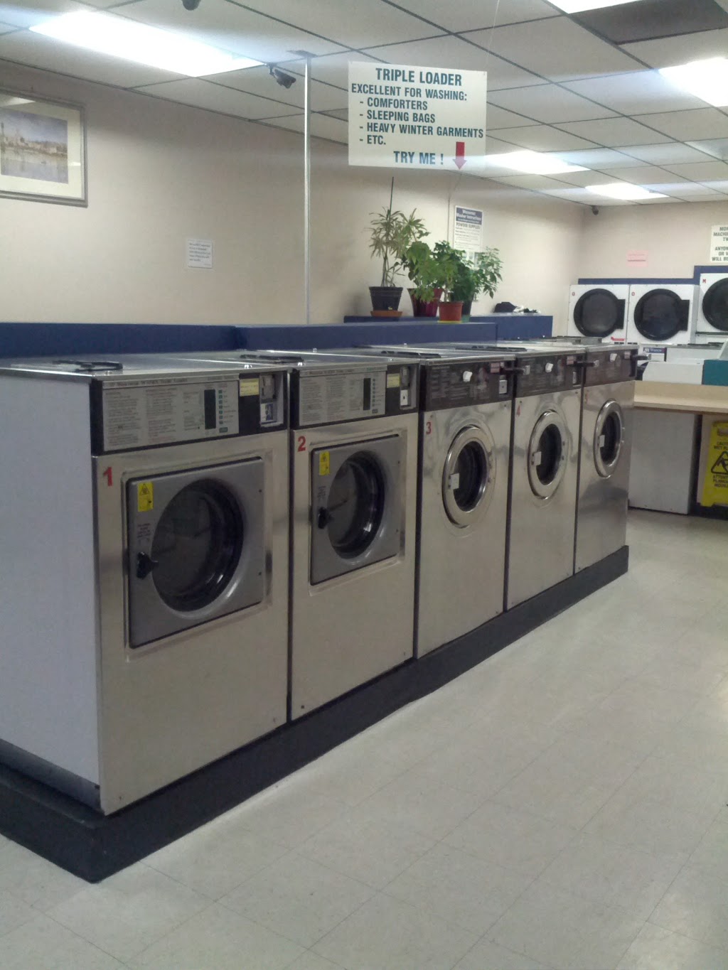 Bowness Laundromat | 6304 Bowness Rd NW, Calgary, AB T3B 0E6, Canada | Phone: (403) 460-6777