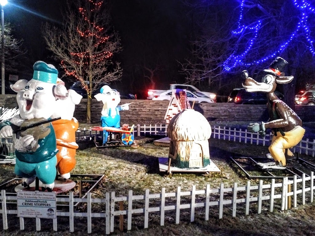 Simcoe Christmas Panorama | 50 Bonnie Dr, Simcoe, ON N3Y 3V6, Canada | Phone: (519) 426-1022