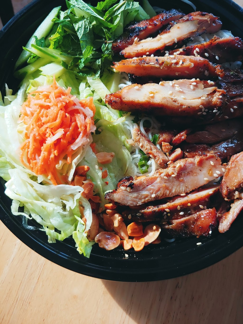 Restaurant Mai Viet | 482 Bd Adolphe-Chapleau, Bois-des-Filion, QC J6Z 1J8, Canada | Phone: (450) 818-5038