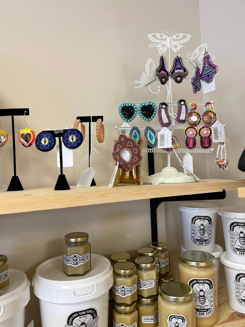 Crafters Corner | B, 116 Government Rd N, Black Diamond, AB T0L 0H0, Canada | Phone: (587) 575-6666