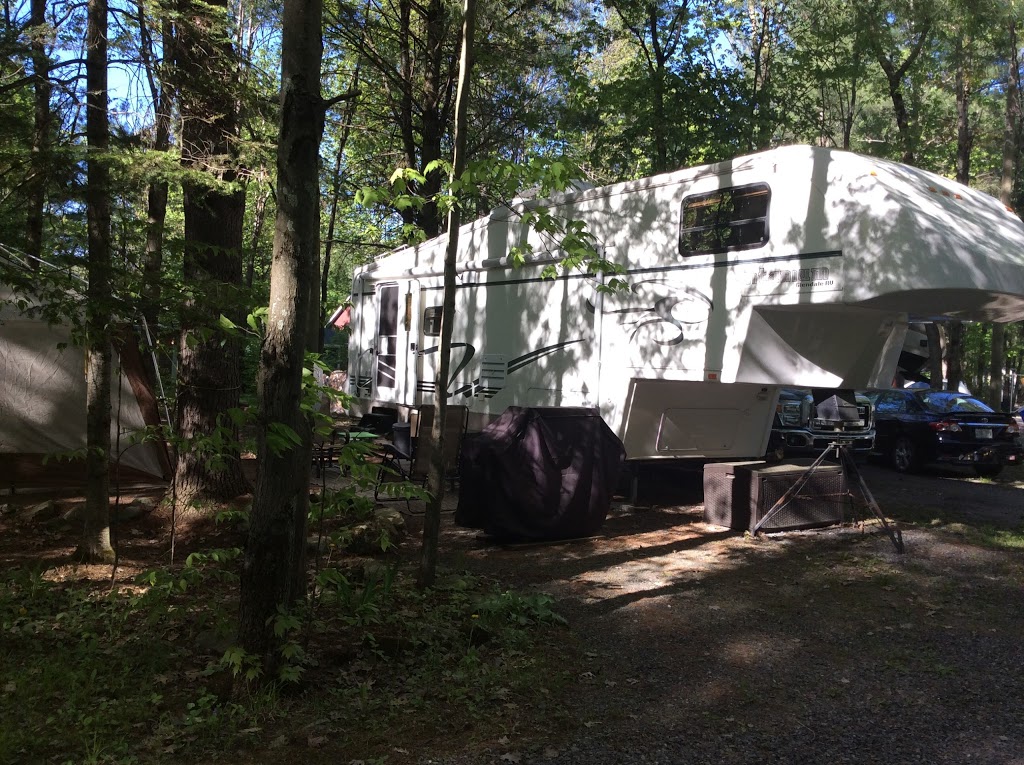 Camping Vélo Bromont | 531 Chemin Saxby S, Bromont, QC J2L 3C3, Canada | Phone: (450) 776-3864