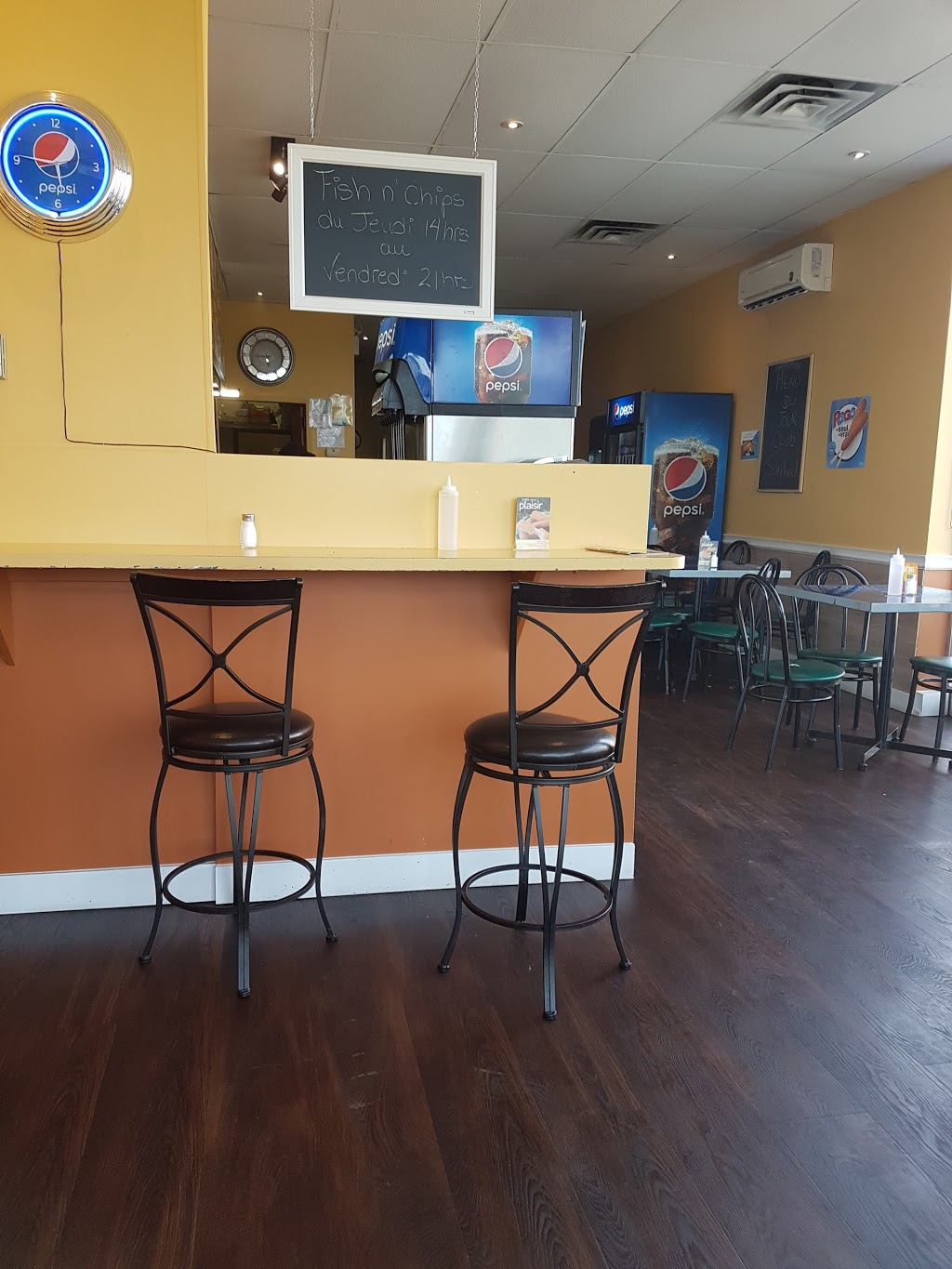 Frites2 | 183 Bd DAnjou, Châteauguay, QC J6J 2R3, Canada | Phone: (450) 844-1002