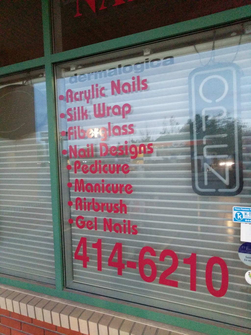 Vos Nails | 452 Riverbend Square NW, Edmonton, AB T6R 2X2, Canada | Phone: (780) 414-6210