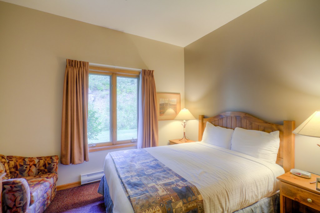 Nancy Greenes Cahilty Hotel & Suites | 3220 Village Way, Sun Peaks, BC V0E 5N0, Canada | Phone: (250) 578-6969