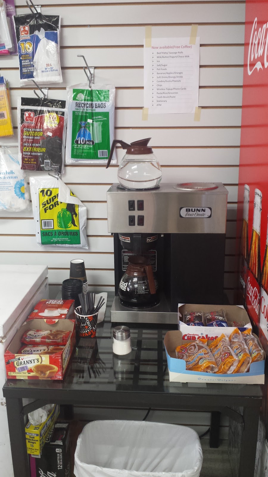 Whitby Convenience Store | 115 Dundas St W, Whitby, ON L1N 2M1, Canada | Phone: (905) 493-1111