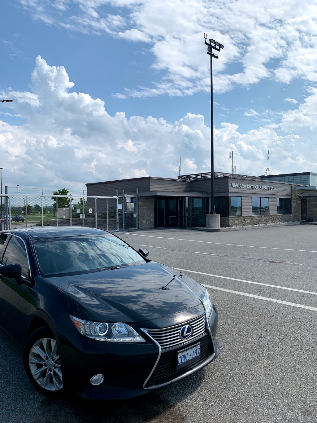 TORONTO Pearson A1limo | 26 Oakrun St, Stoney Creek, ON L8E 6E7, Canada | Phone: (647) 386-3868