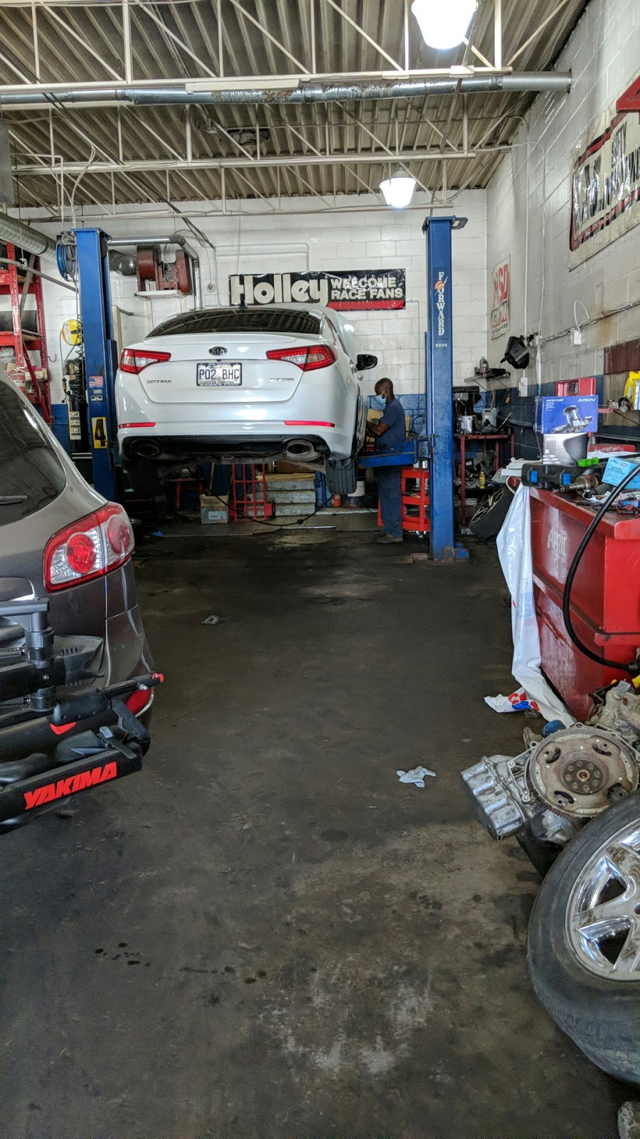 Daniels Garage | 10604 Av lArchevêque, Montréal-Nord, QC H1H 3A2, Canada | Phone: (514) 318-4936