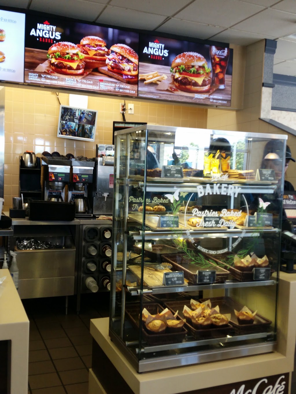 McDonalds | 7050 McLaughlin Rd, Mississauga, ON L5W 1W7, Canada | Phone: (905) 564-9836