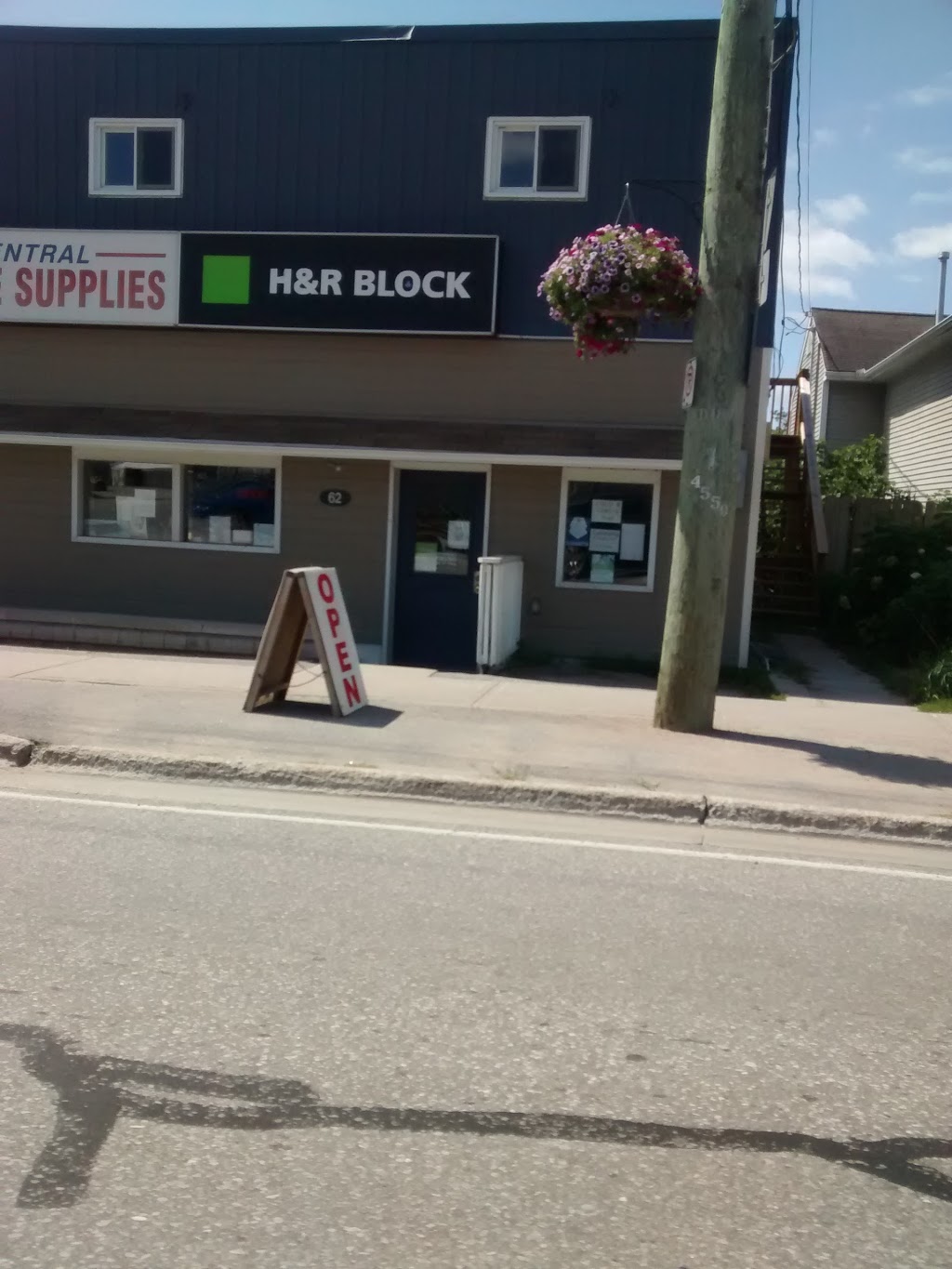 H&R Block | 62 Maple Ave, Haliburton, ON K0M 1S0, Canada | Phone: (705) 457-1676