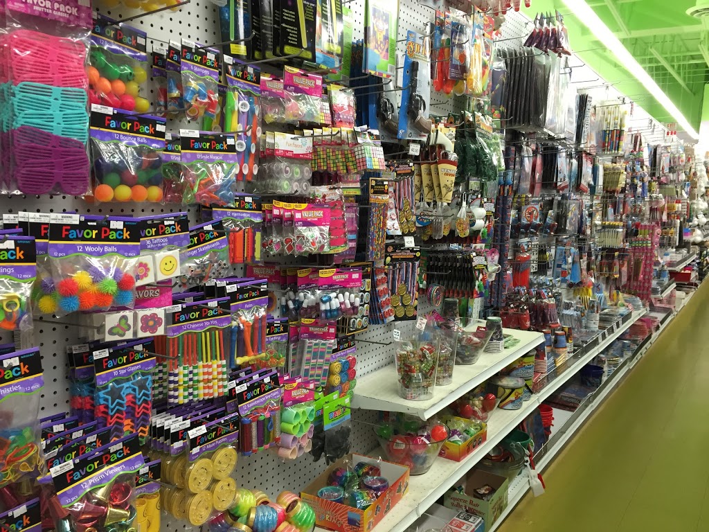 Value Town Party Supplies | 3238 King George Blvd #4, Surrey, BC V4P 1A5, Canada | Phone: (778) 294-8286