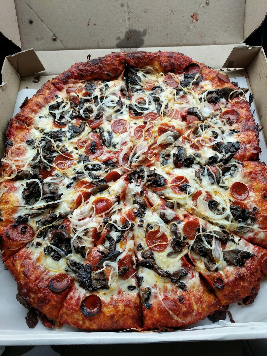 Bocce Club Pizza | 1614 Hopkins Rd, Williamsville, NY 14221, USA | Phone: (716) 689-2345