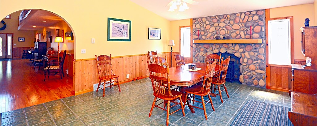 Changing Seasons Bed & Breakfast/ Bed & Bike | 1801 26 Ave, Nanton, AB T0L 1R0, Canada | Phone: (403) 485-3638