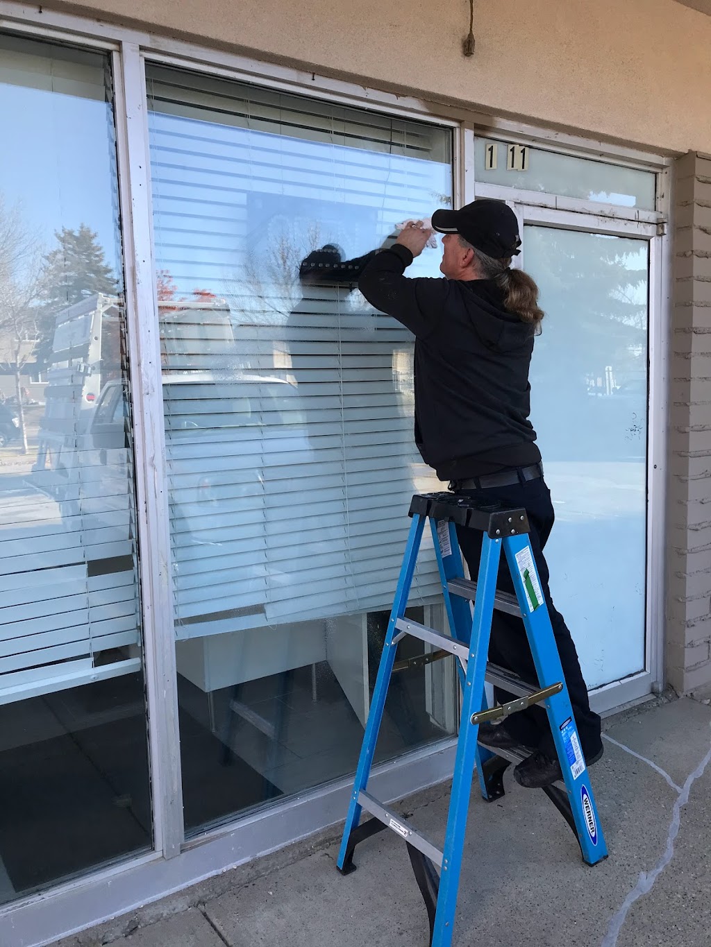 Glass Replacement Edmonton - Division 8 Glass & Window Services | 551 Mistatim Way NW #210, Edmonton, AB T6V 0M9, Canada | Phone: (780) 447-0194