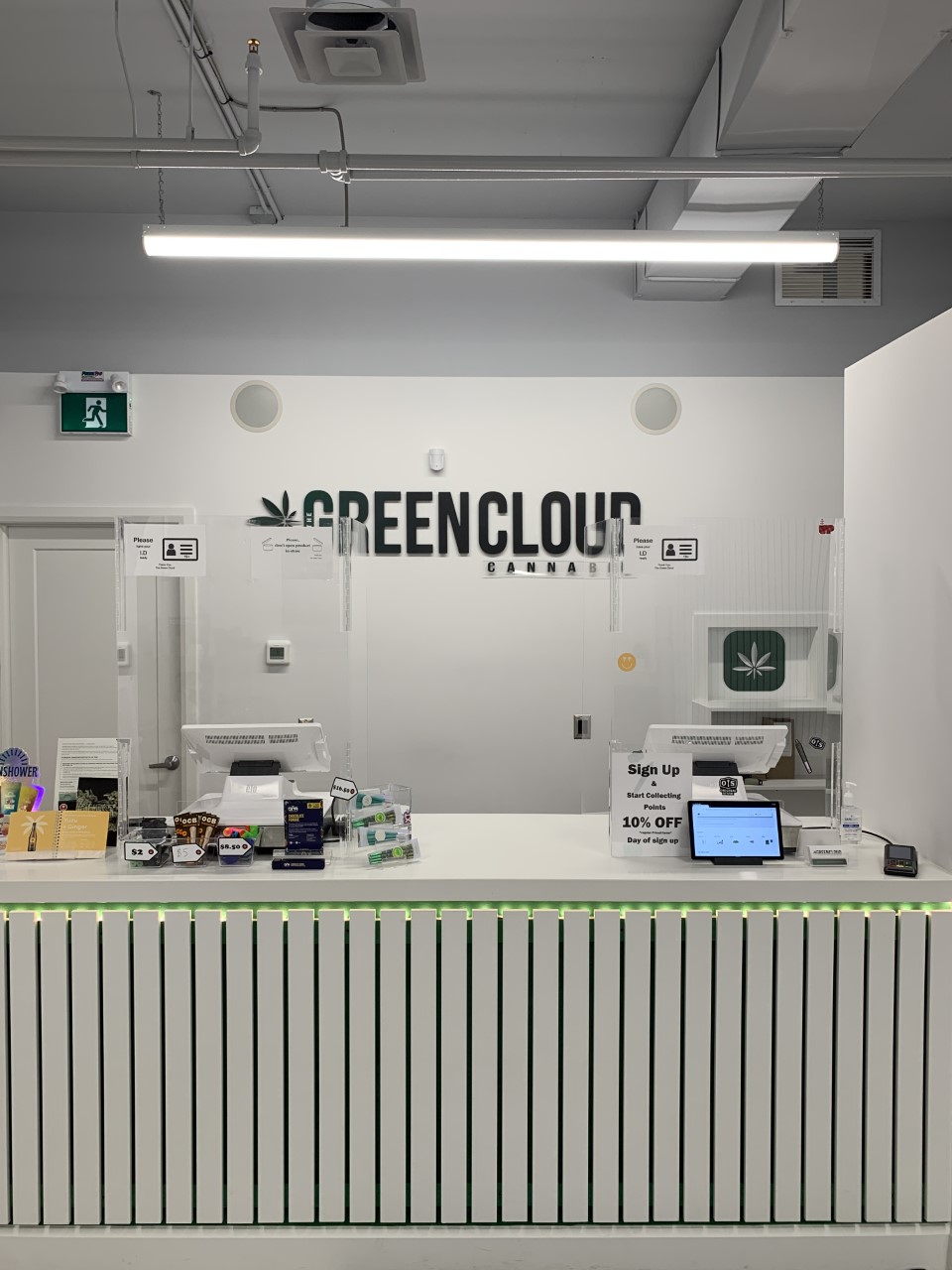 The Green Cloud Cannabis - Etobicoke | 557 Dixon Rd, Etobicoke, ON M9W 6K1, Canada | Phone: (416) 551-3823