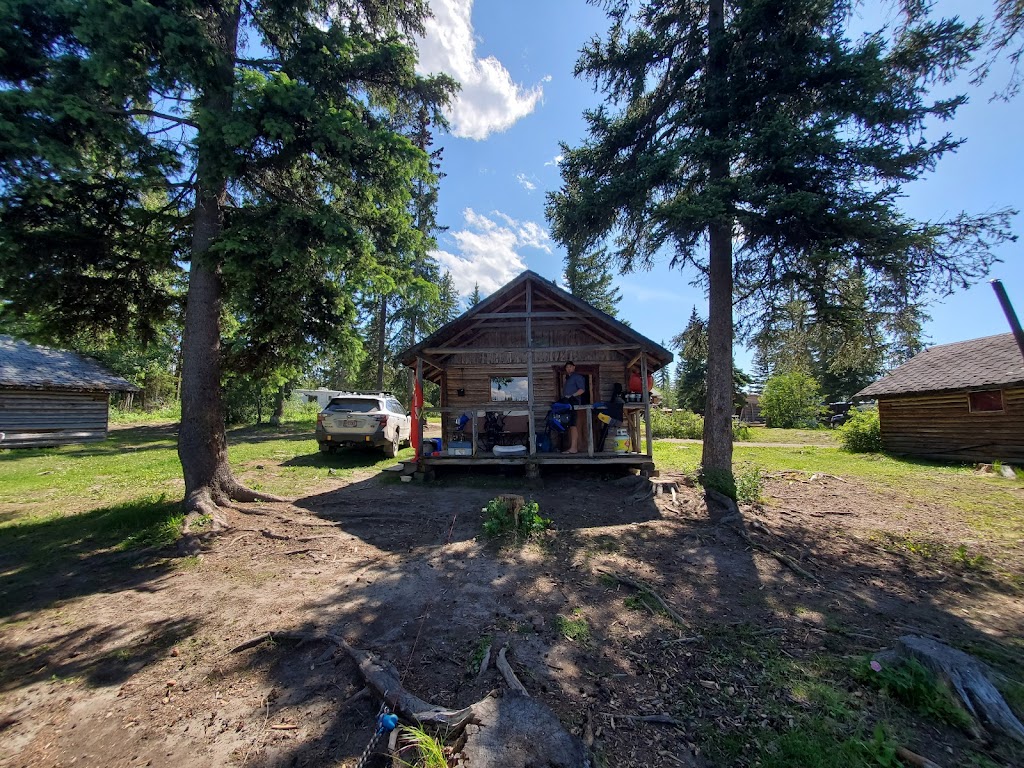 Sky hi lodge | 3462 Hihume Road, Hihume Lake, BC V0K 1H1, Canada | Phone: (604) 537-3099