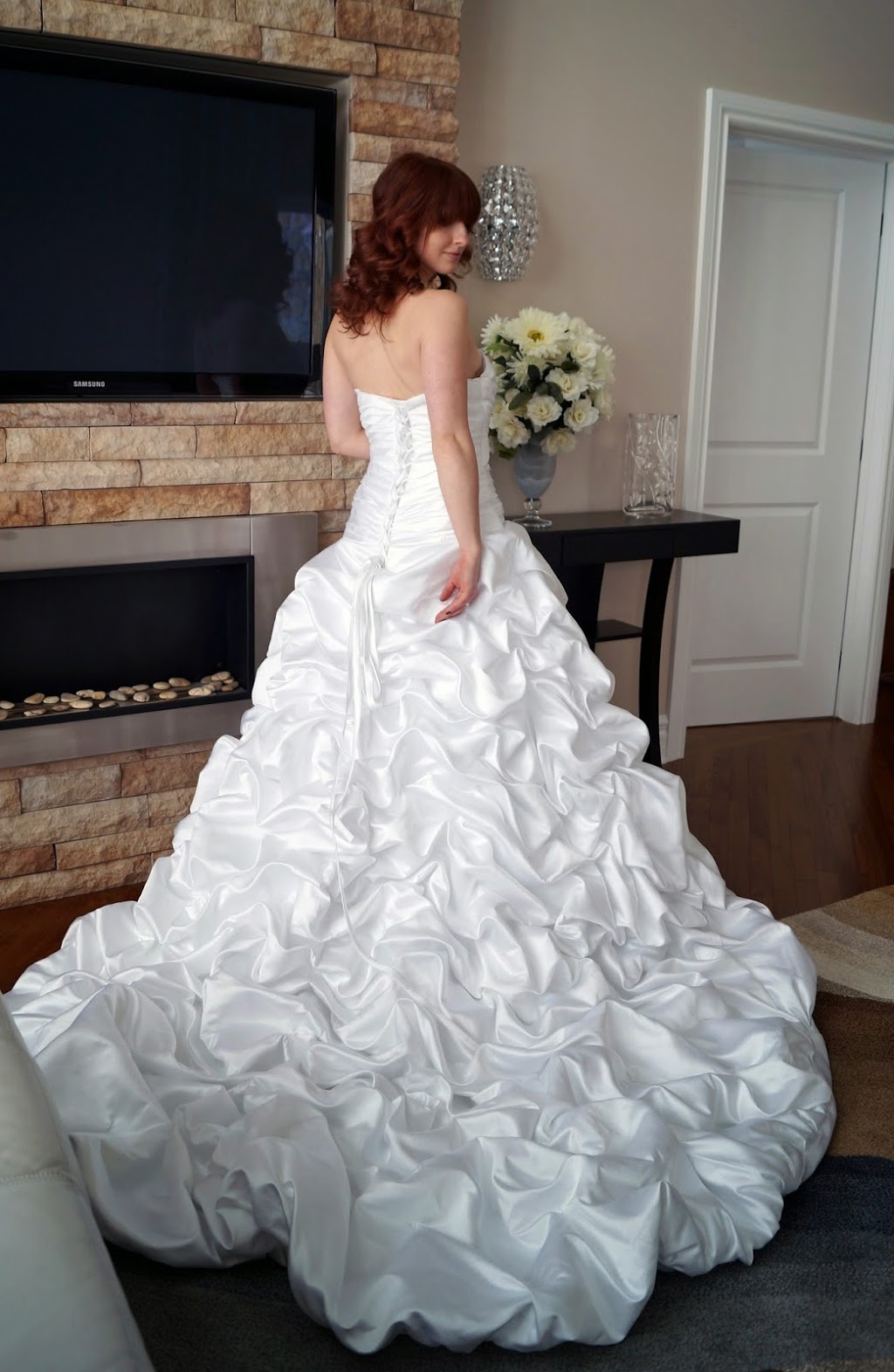 Crystal Wedding Dress | 2942 Rue des Érables, Sainte-Marthe-sur-le-Lac, QC J0N 1P0, Canada | Phone: (438) 792-4862