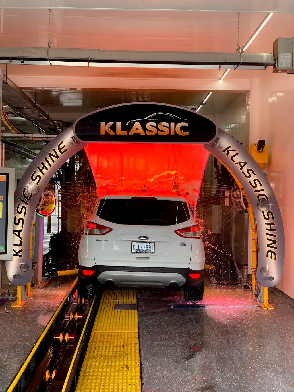 Klassic Car Wash | 1575 Main St W, Hamilton, ON L8S 1E6, Canada | Phone: (905) 974-9898