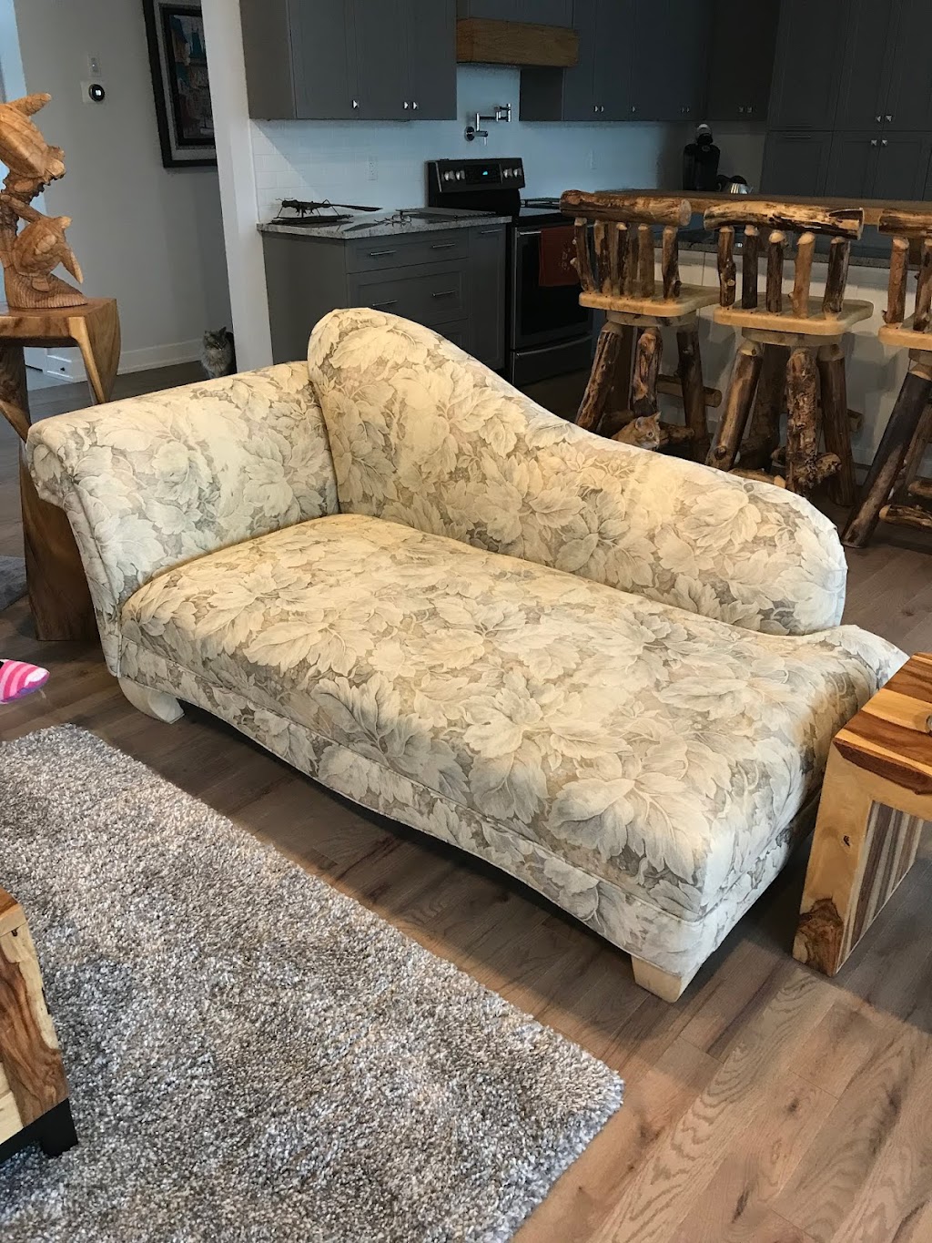 Bobs Upholstery 1972 | 18 Frank St, Carleton Place, ON K7C 2Z7, Canada | Phone: (613) 250-9090