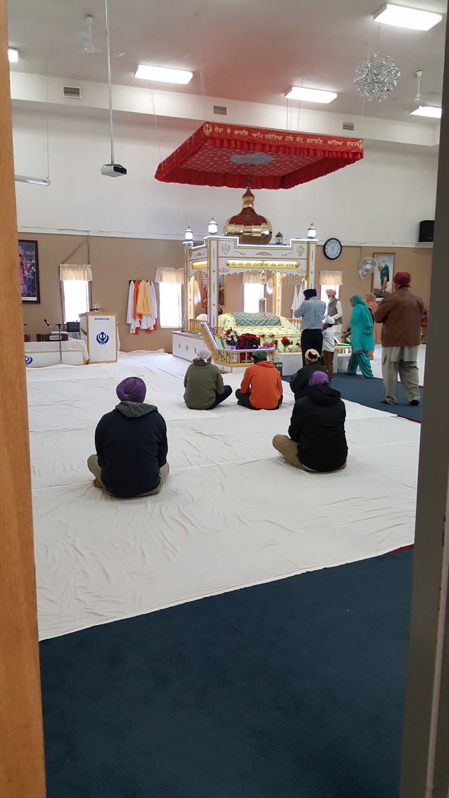 Gurdwara Kalgidhar Darbar | 2762 King Edward St, Winnipeg, MB R2R 2R2, Canada | Phone: (204) 633-7777