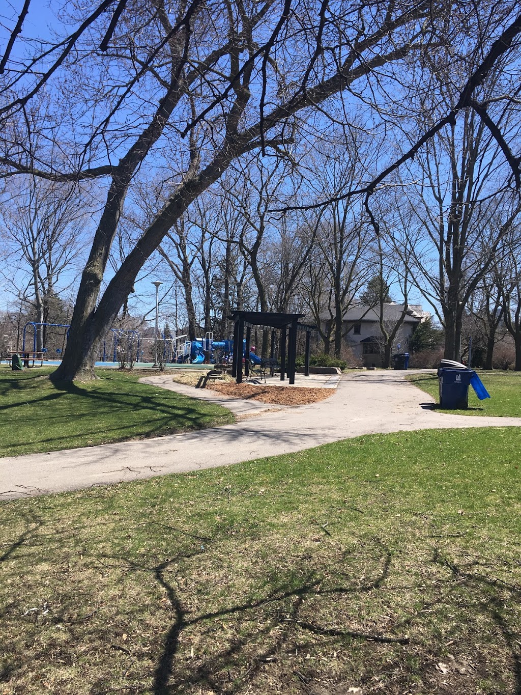 Lytton Park | 195 Lytton Blvd, Toronto, ON M4R 1L4, Canada