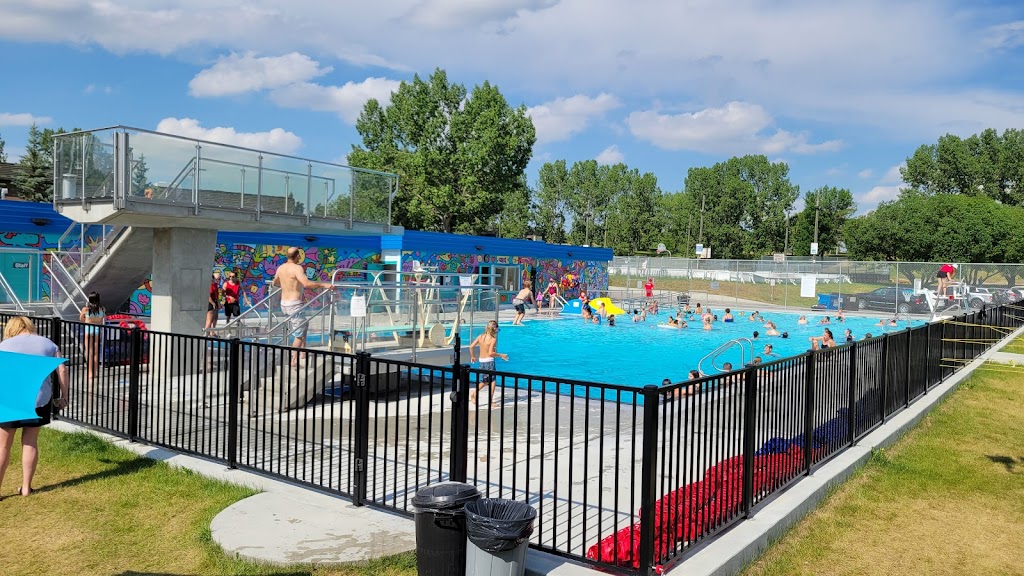 Silver Springs Outdoor Pool | 5720 Silver Ridge Dr NW, Calgary, AB T3B 5E5, Canada | Phone: (403) 221-3885