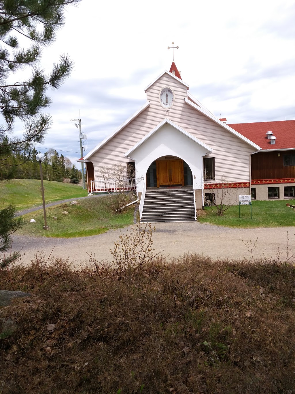 Monastère des Petits Frères de la Croix | 125 Rang Sainte Philomene, La Malbaie, QC G5A 2B5, Canada | Phone: (418) 439-4611