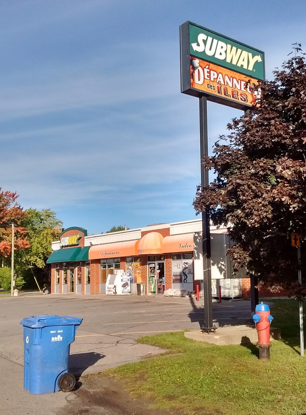 Islands Convenience Store | 5215 Boulevard Hébert, Salaberry-de-Valleyfield, QC J6S 6B8, Canada | Phone: (450) 371-2633