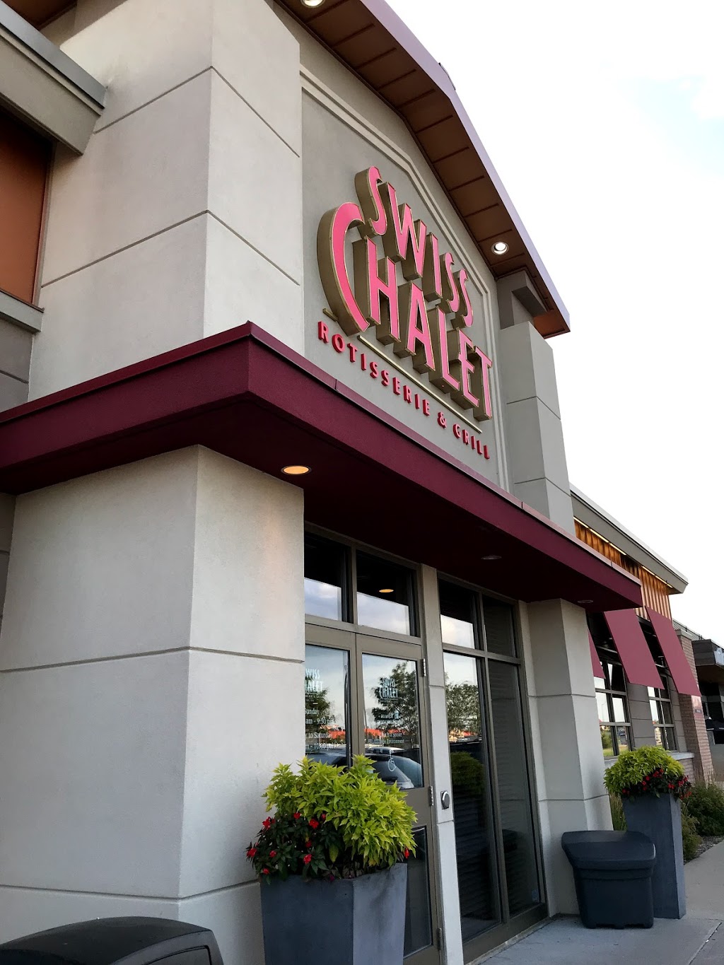 Swiss Chalet Rotisserie & Grill | 506 Hespeler Rd, Cambridge, ON N1R 6J7, Canada | Phone: (519) 740-7888