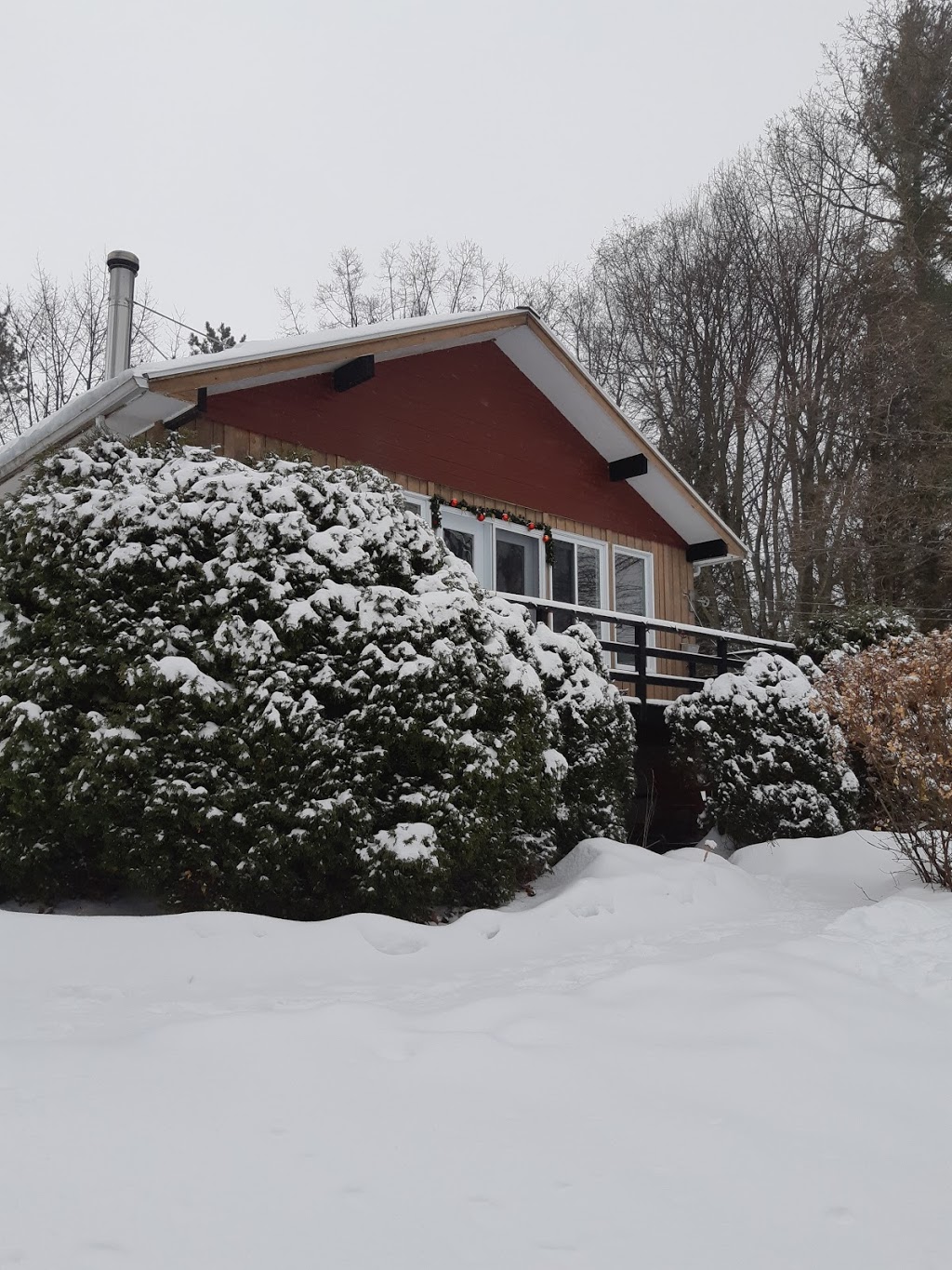 Le Chalet des deux Soeurs | 53 Chemin de la Vieille Église, Lotbinière, QC G0S 1S0, Canada | Phone: (418) 956-9810