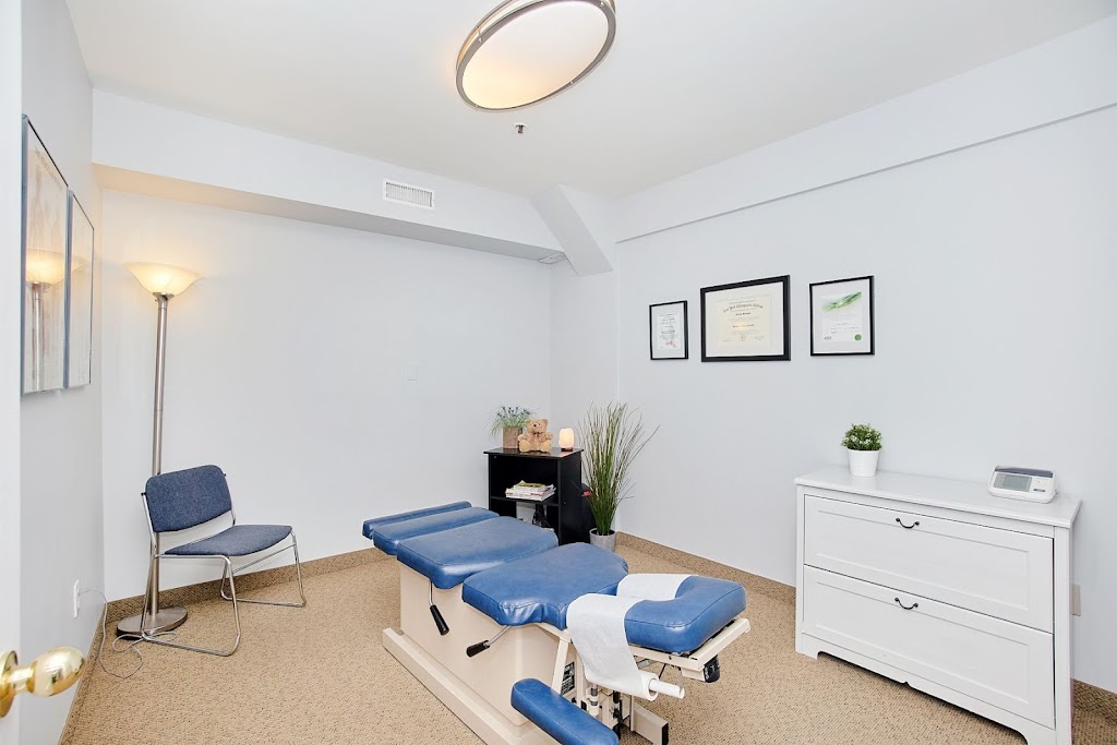 Mulock Chiropractic | 17705 Leslie St #18, Newmarket, ON L3Y 3E3, Canada | Phone: (905) 853-9685