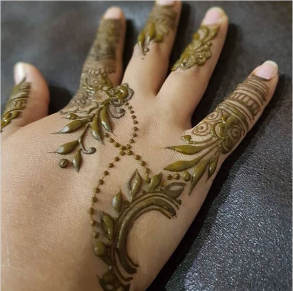 Henna Dreams | Chevron Prince Path, Oshawa, ON L1L 0H4, Canada | Phone: (647) 997-1604