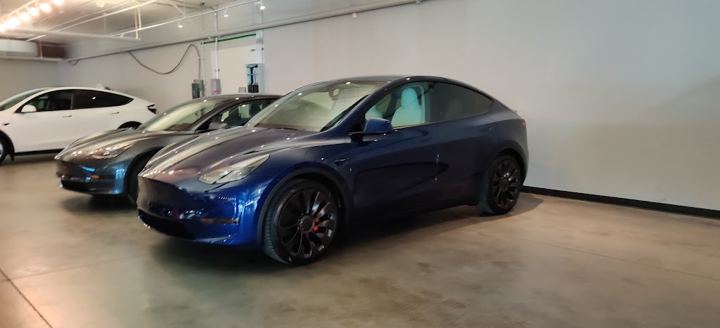 Tesla | 3755 A. des Laurentides, Laval, QC H7L 3H7, Canada | Phone: (450) 634-1794