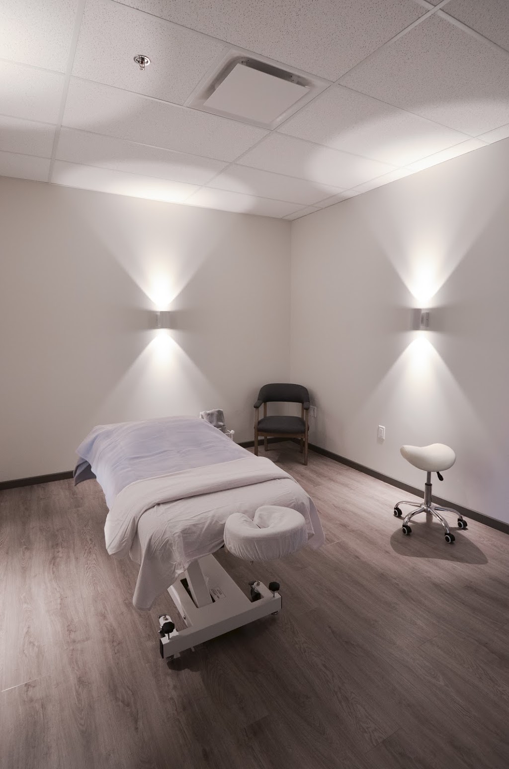 Revamp Wellness | 8029 199 St Unit 120, Langley Twp, BC V2Y 0E2, Canada | Phone: (604) 513-8422