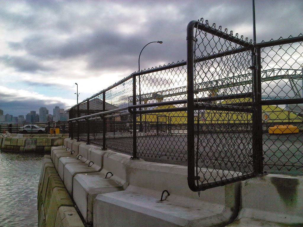 Steelguard Fence Ltd | 251 Schoolhouse St, Coquitlam, BC V3K 4Y1, Canada | Phone: (604) 525-2673