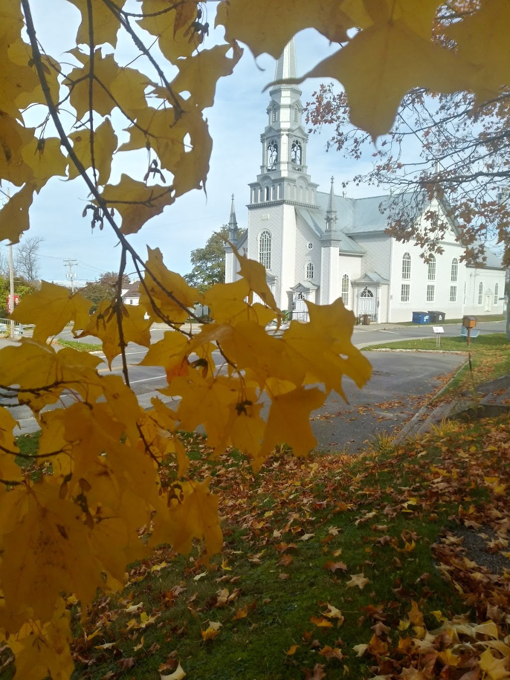 St. Pacôme Presbytery | 222 Bd Bégin, Saint-Pacôme, QC G0L 3X0, Canada | Phone: (418) 852-2095