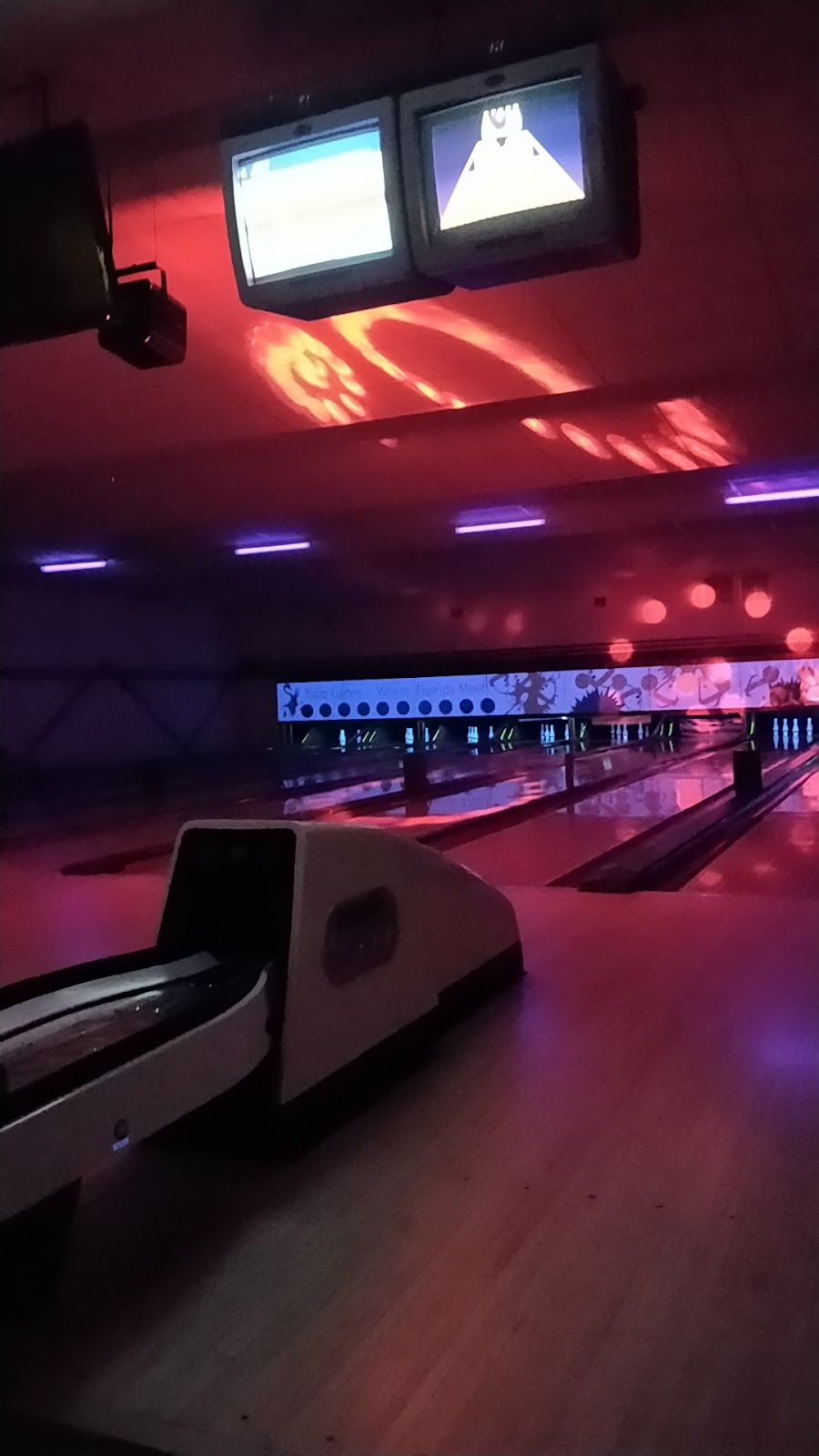 Tabb Lanes & Lounge | 5101 52 Ave, Camrose, AB T4V 4P2, Canada | Phone: (780) 672-5711