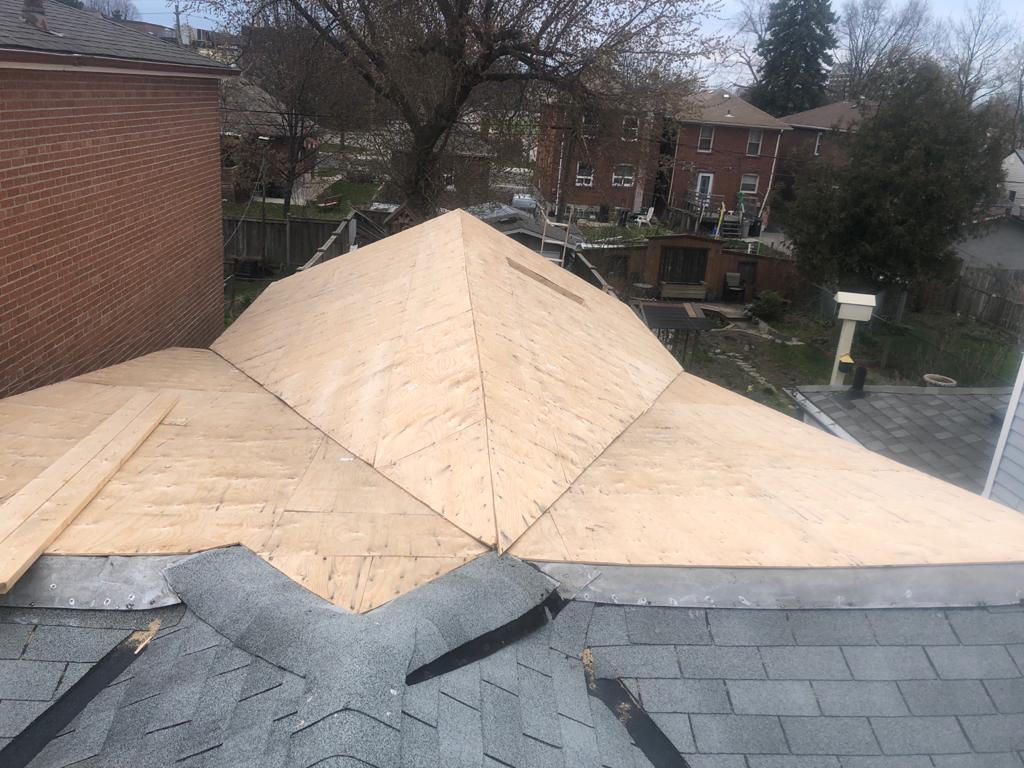 Valadao Roofing .Shingles and flat roof . | 324 Lauder Ave, Toronto, ON M6E 3H6, Canada | Phone: (647) 770-7635