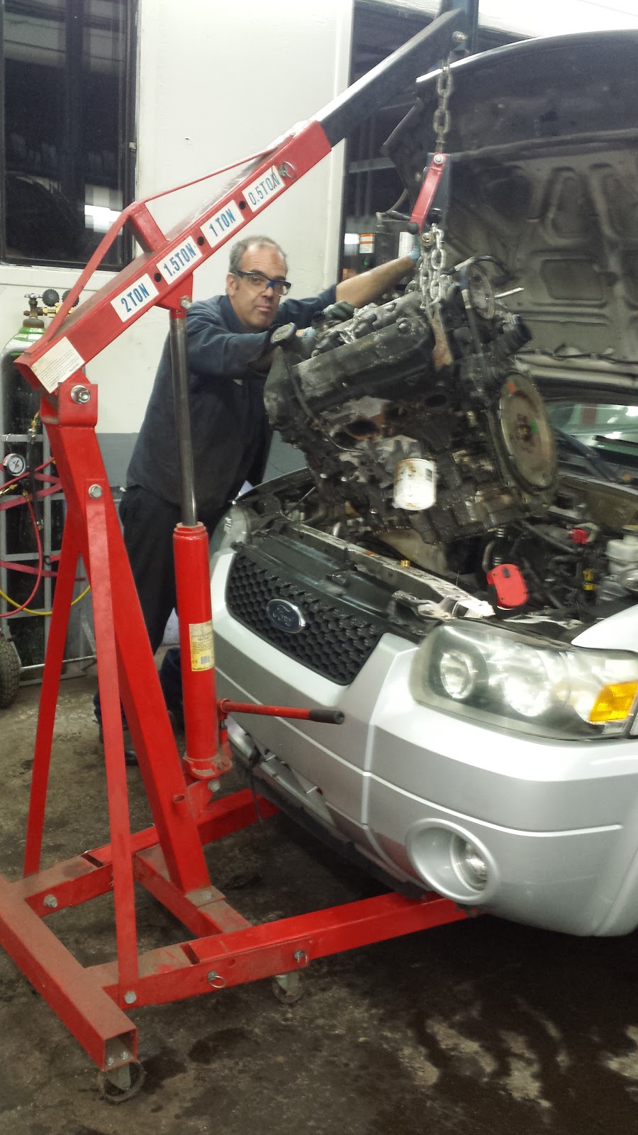 Garage Les Pros | 333 Rue Notre Dame, Charlemagne, QC J5Z 1H9, Canada | Phone: (450) 581-9850