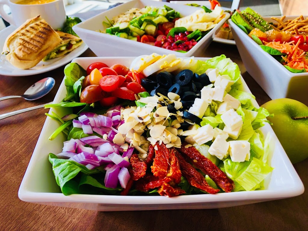 Chloes Salades & Cafe | 4175 Rue Jean-Talon O, Montréal, QC H4P 1W6, Canada | Phone: (514) 476-4175