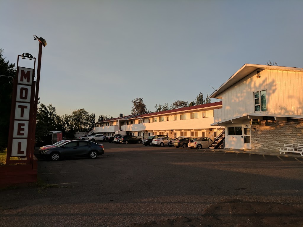 Voyageur Motel | 177 Powley St, Thunder Bay, ON P7A 2K8, Canada | Phone: (807) 345-4786